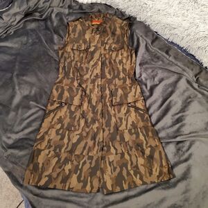 Chic Eva&Claudi button down camouflage dress